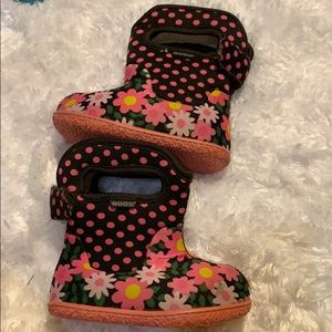 Adorable Dots Baby Bogs, EUC